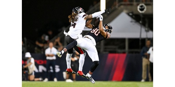 Español¿Qué tan fuertes son los tres quarterbacks de los Chicago Bears?